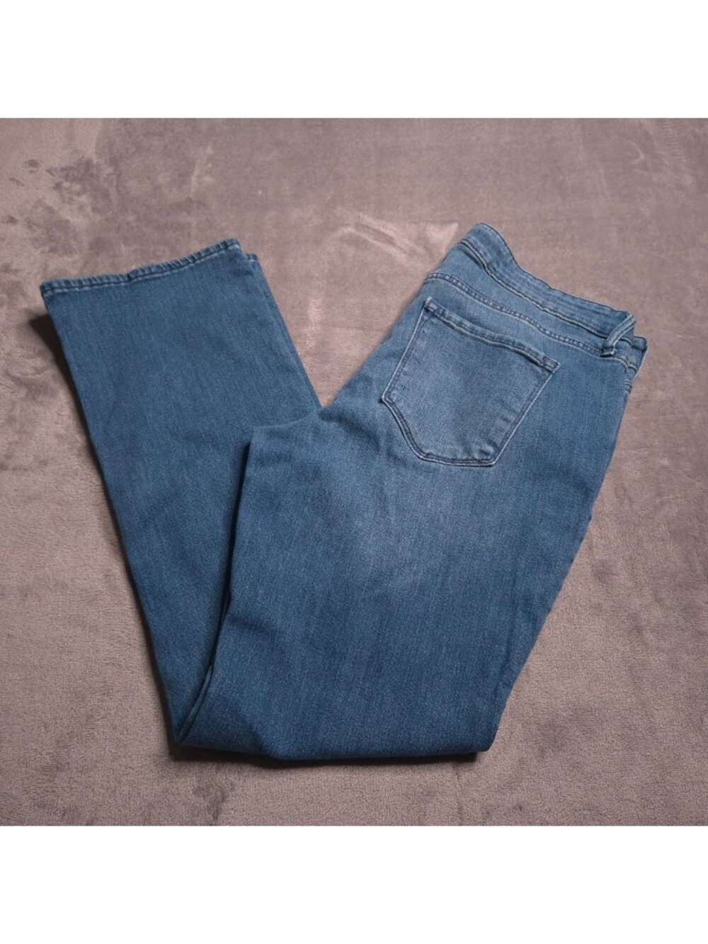 Old Navy Womens Wow Boot-Cut Jeans 16 Mid-Rise Medium Wash Stretch Pockets